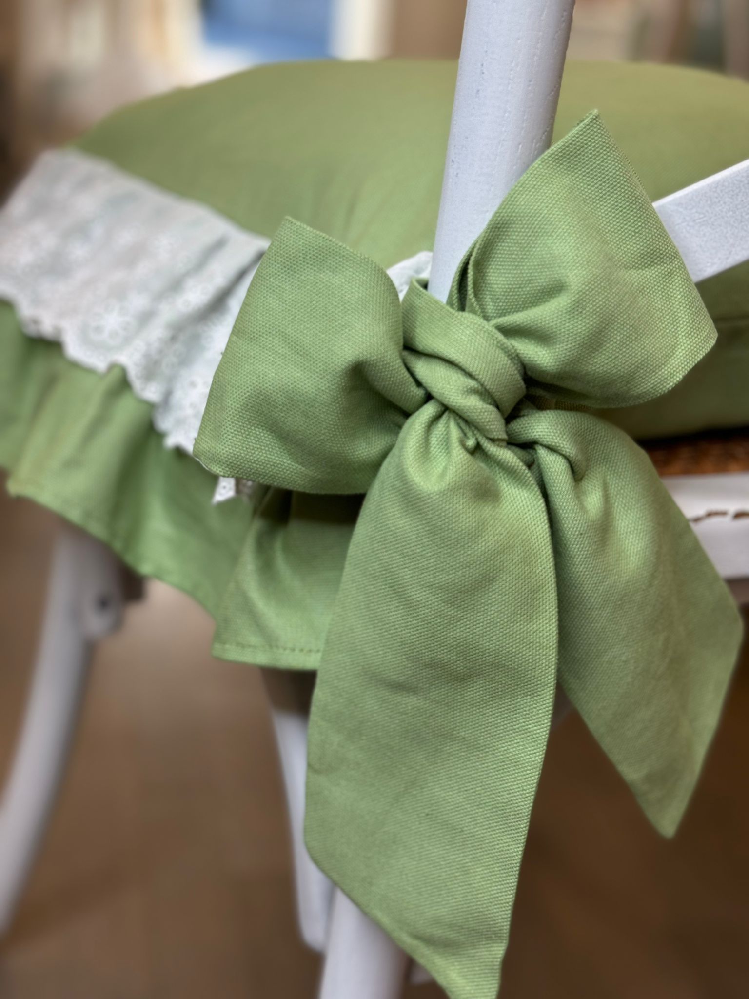 Cuscino da sedia sartoriale in panama verde con pizzo sangallo - 45x45 cm - Fiorentino Home